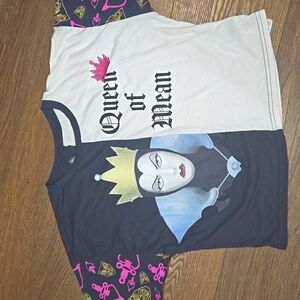DISNEY QUEEN OF MEAN CROP TSHIRT SIZE MED.   #7154
